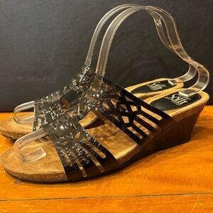 Sofft Venice Sandal
Size 7.5 Wedge Slide Black Patent Comfy Cork Footbed
